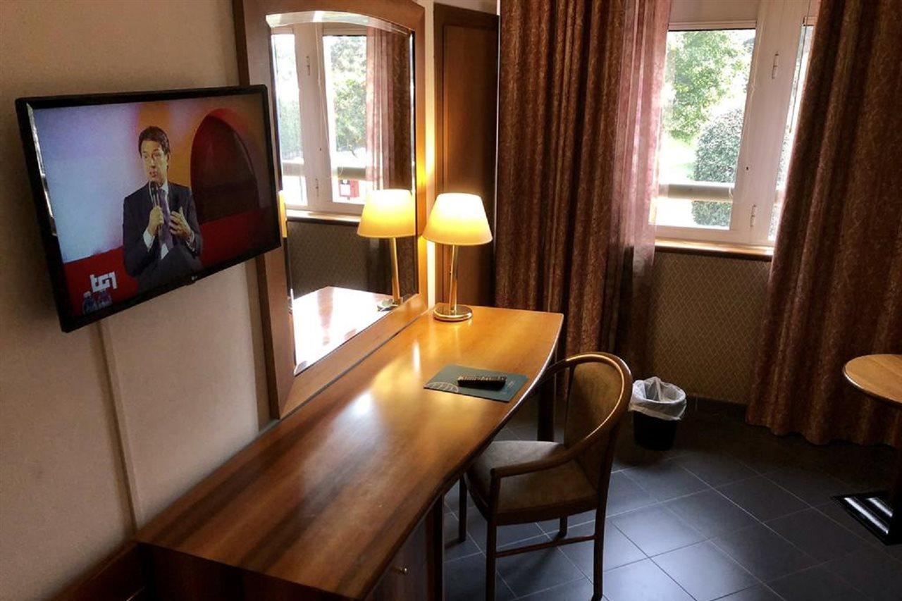 Green Park Bologna Residence Bagian luar foto