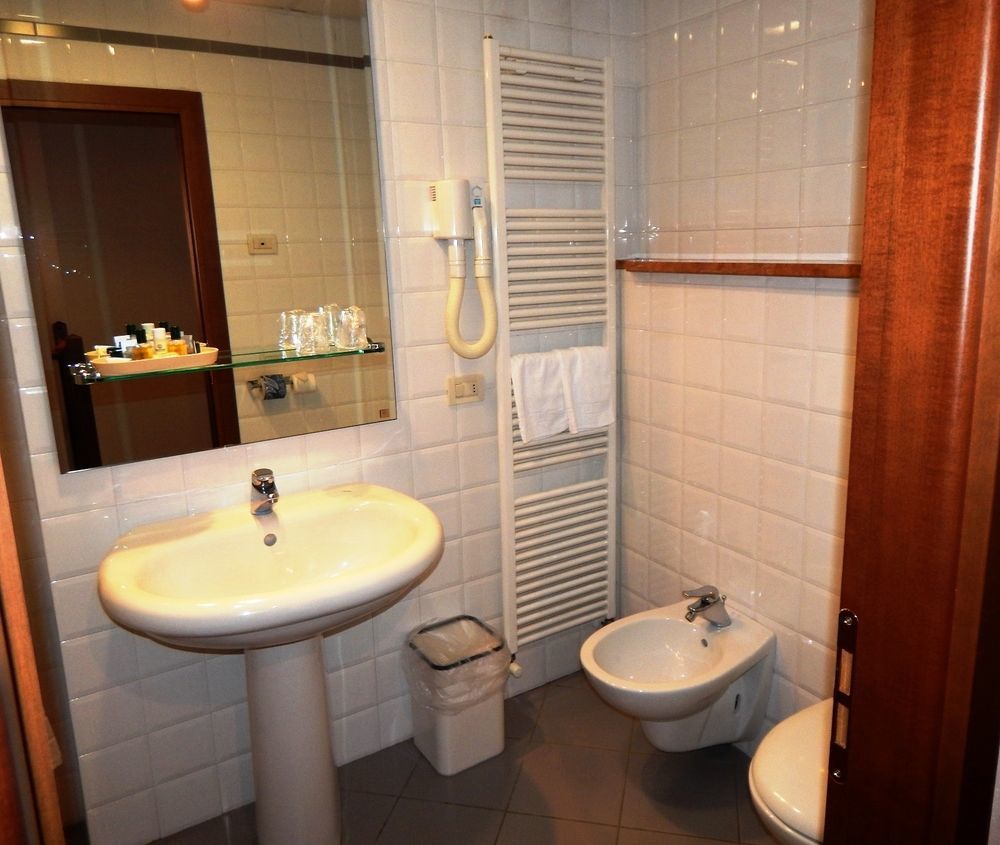 Green Park Bologna Residence Bagian luar foto