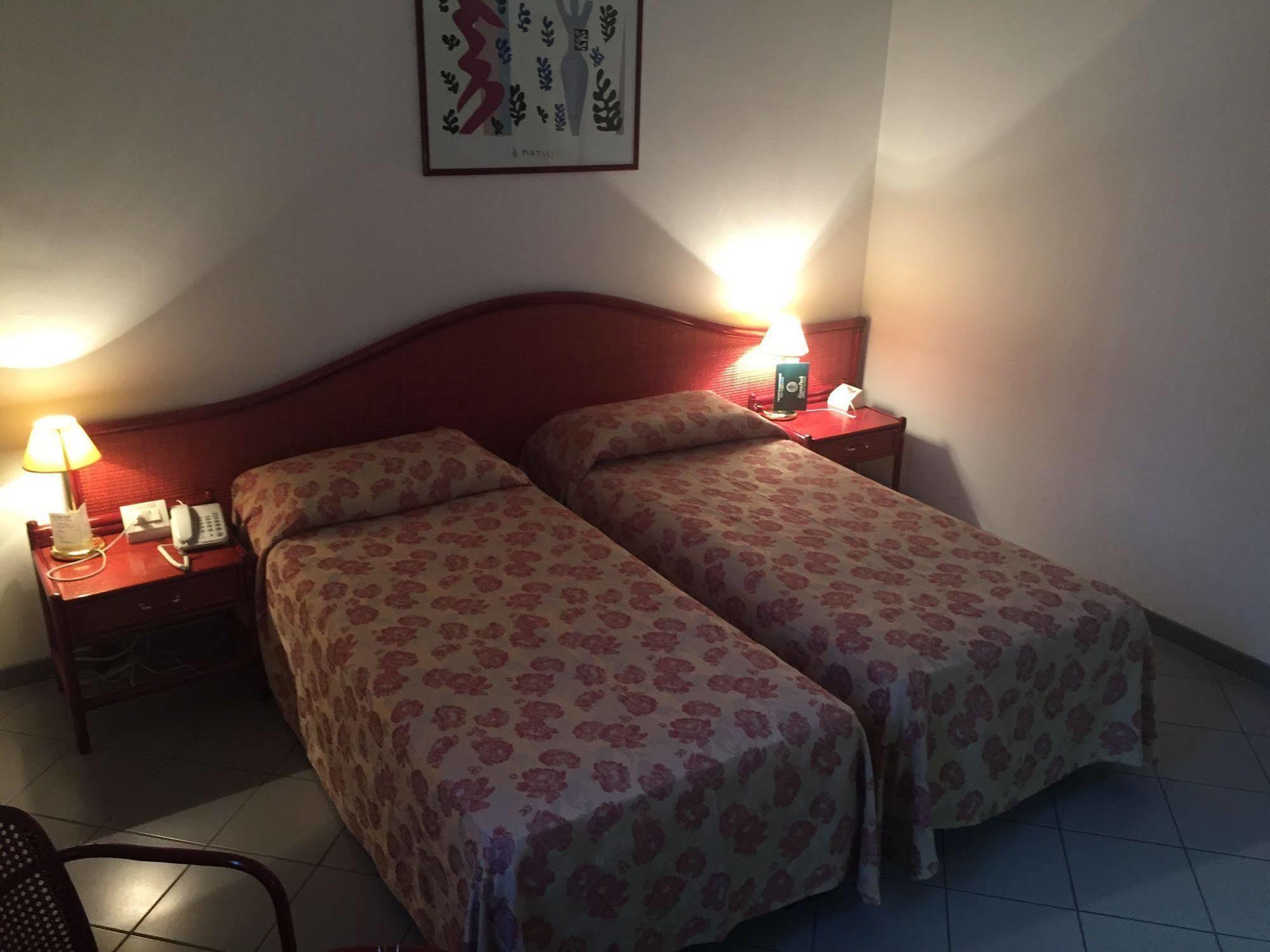 Green Park Bologna Residence Bagian luar foto